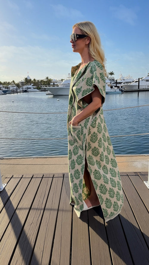 The Antionette Coastal Cape – Luxury Terry Cloth