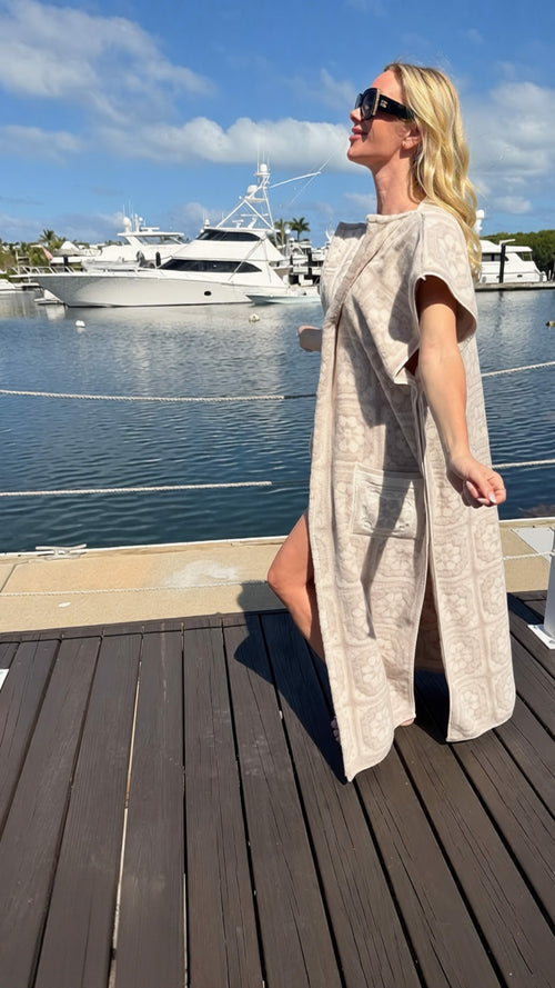 The AnnaStella Coastal Cape – Luxury Terry Cloth
